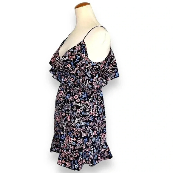 Urban Outfitters Cold Shoulder Floral Faux Wrap Romper- Size 0 - Picture 3 of 11